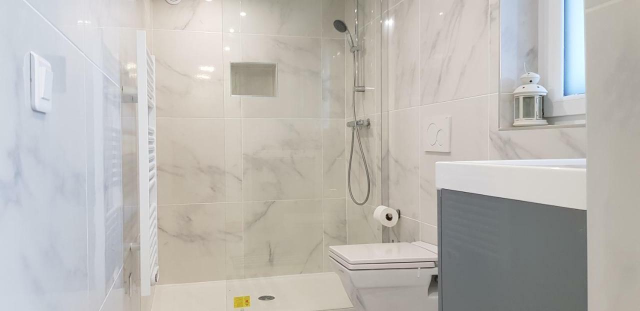 100M2 2 Chambres 8 Personnes - Grand Parking Et Terrasse Privee - Proche Cdg-Parc Expositions-Paris-Asterix-Disney Villepinte  Buitenkant foto